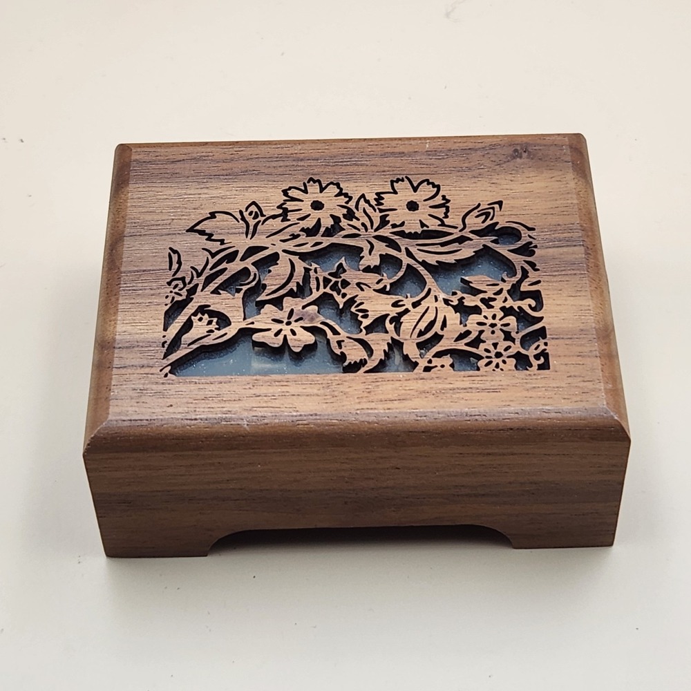 1977 VTG Lasercraft Walnut Wood Music Box Floral Laser Carved Top Lauras Theme